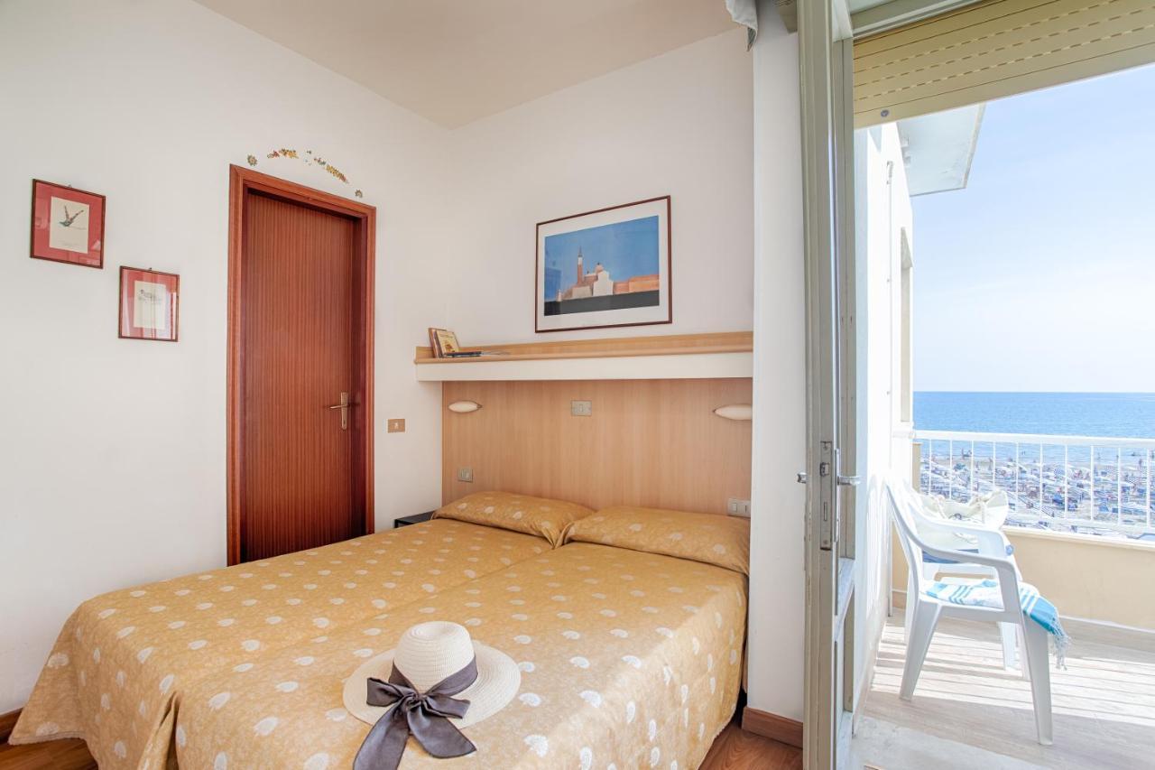Hotel Telenia Lido di Jesolo Bagian luar foto