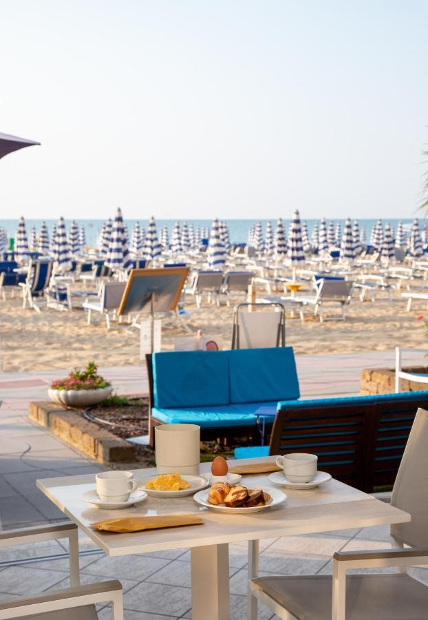 Hotel Telenia Lido di Jesolo Bagian luar foto