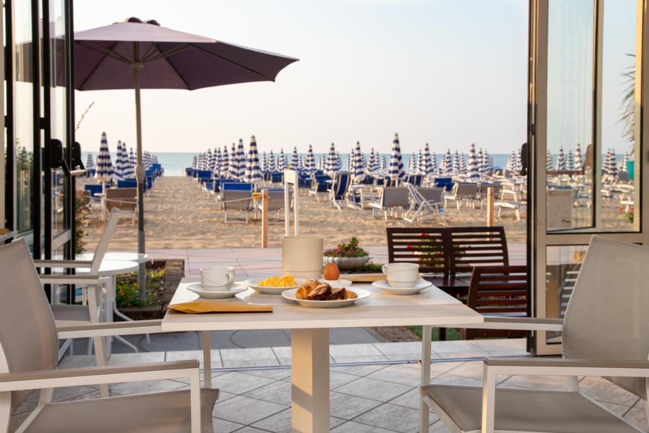 Hotel Telenia Lido di Jesolo Bagian luar foto