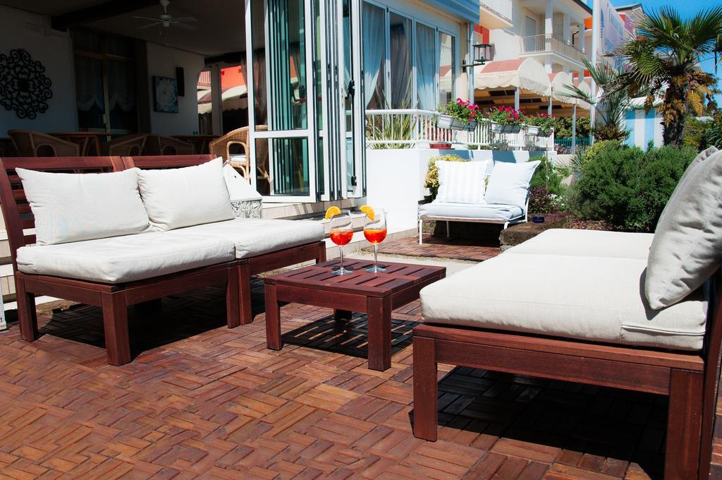 Hotel Telenia Lido di Jesolo Bagian luar foto