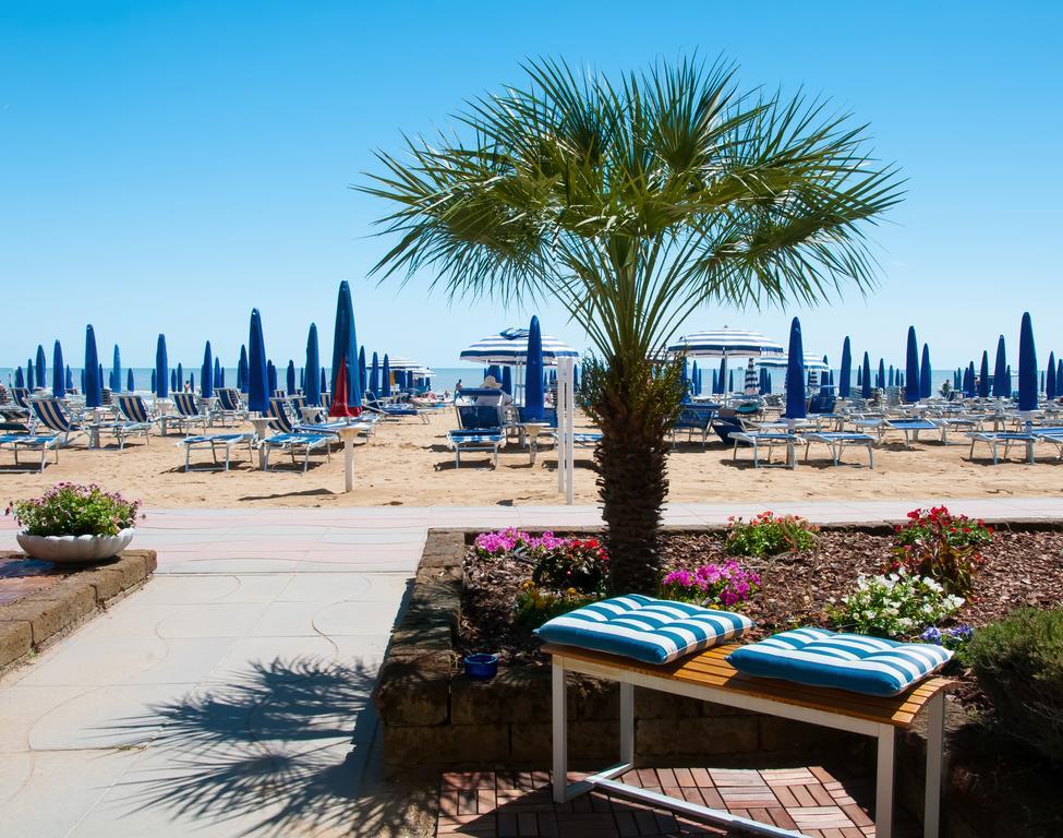 Hotel Telenia Lido di Jesolo Bagian luar foto