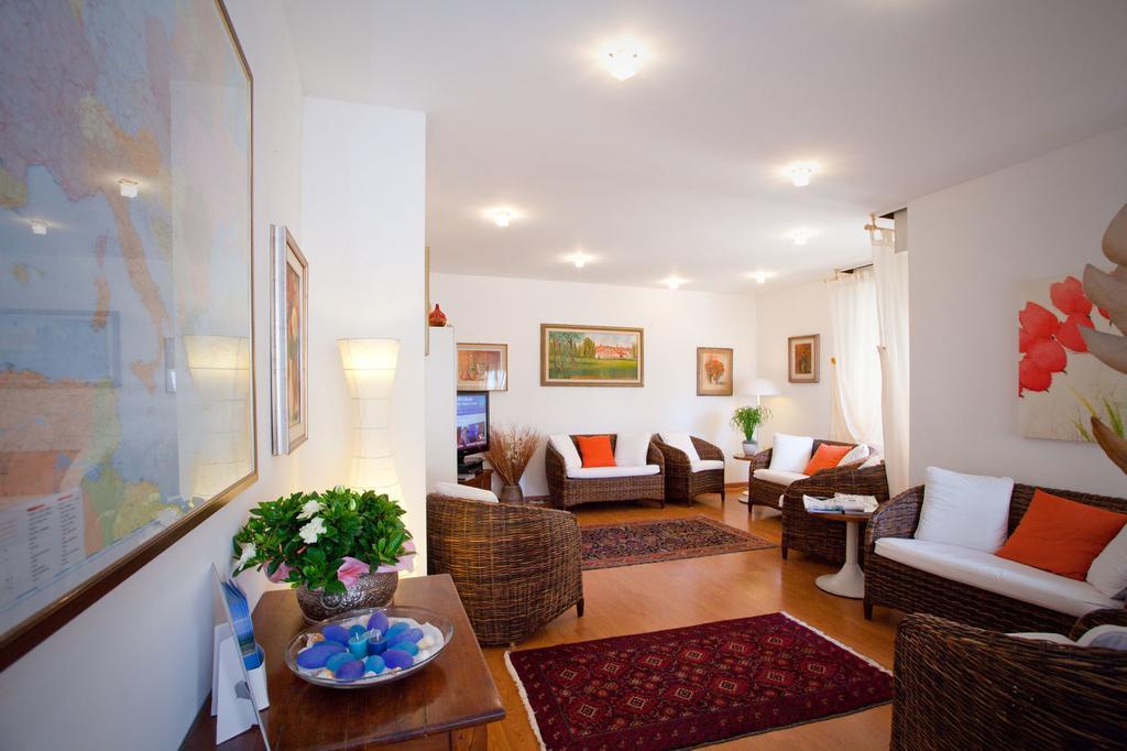 Hotel Telenia Lido di Jesolo Bagian luar foto