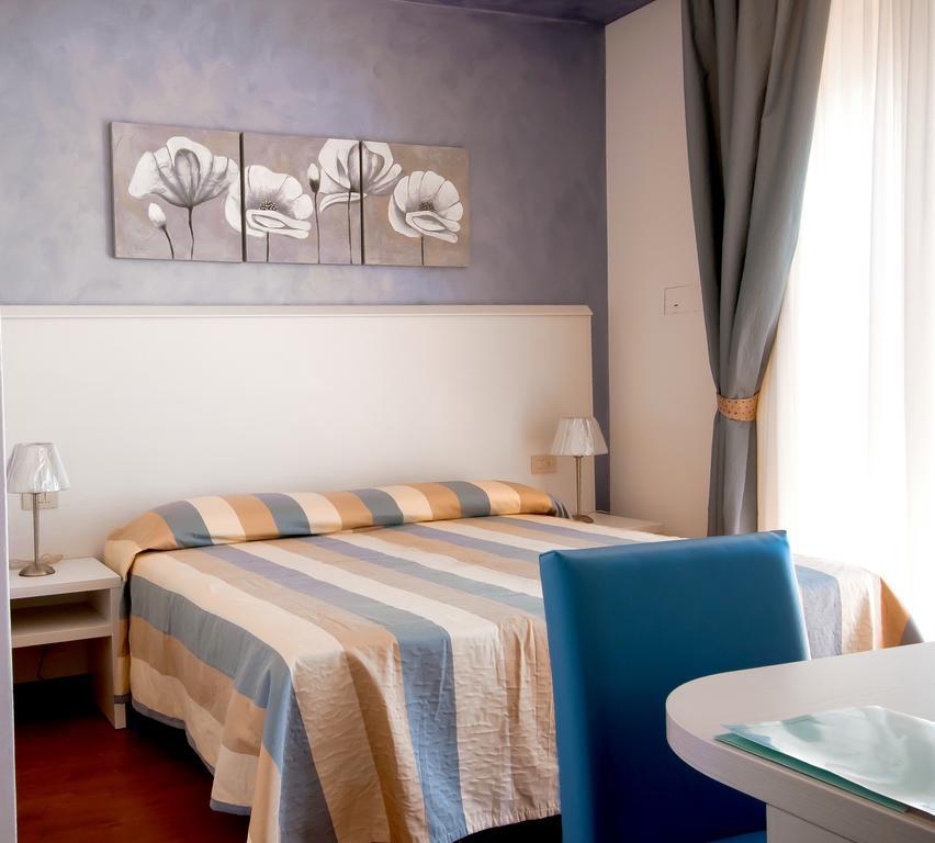 Hotel Telenia Lido di Jesolo Bagian luar foto