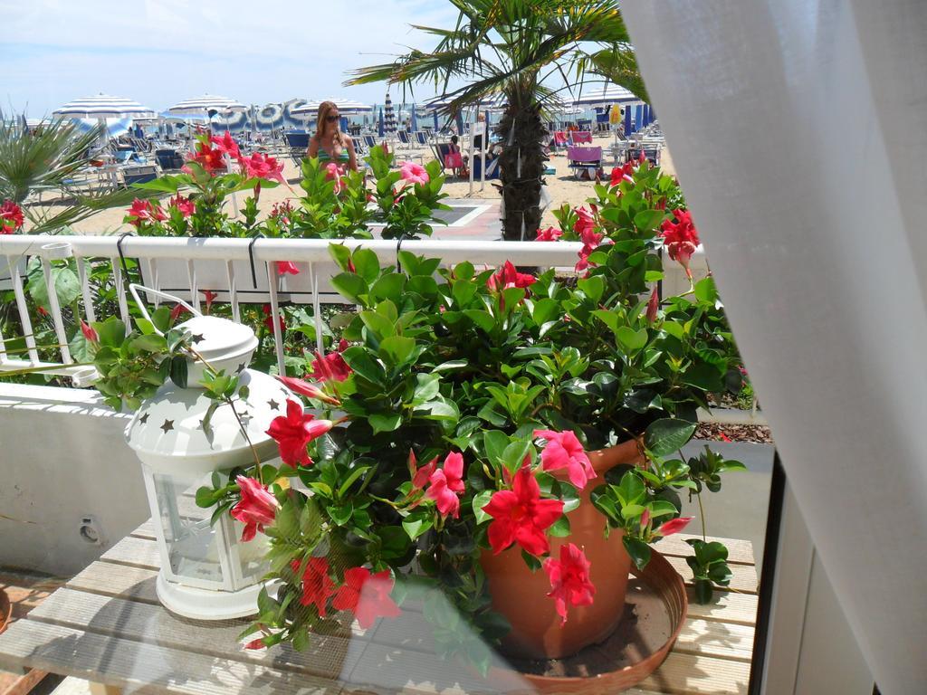 Hotel Telenia Lido di Jesolo Bagian luar foto