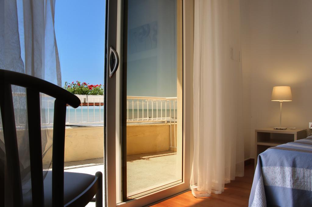 Hotel Telenia Lido di Jesolo Bagian luar foto
