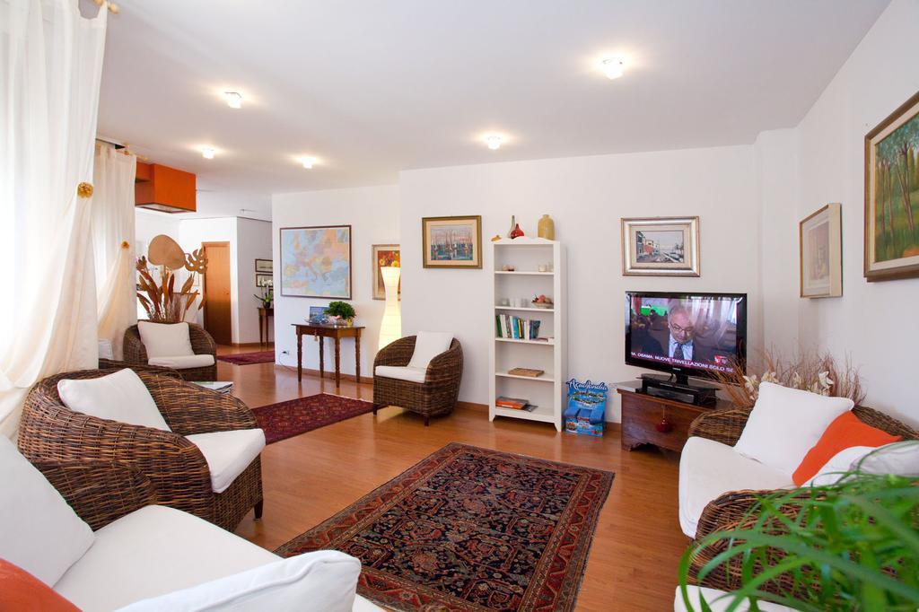 Hotel Telenia Lido di Jesolo Bagian luar foto