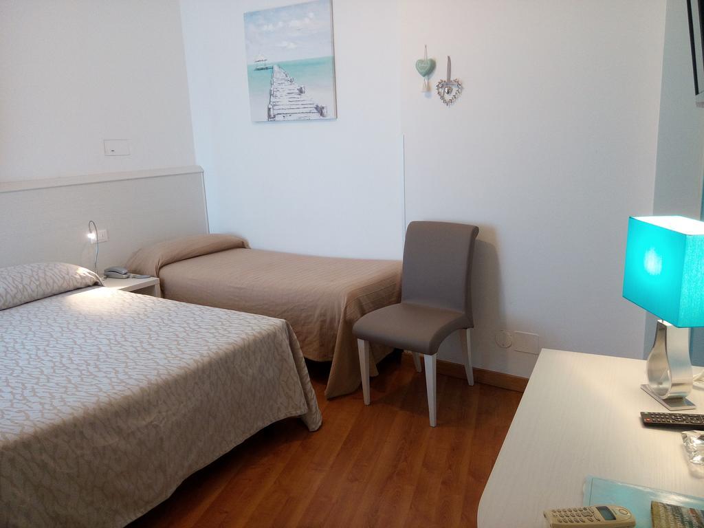 Hotel Telenia Lido di Jesolo Bagian luar foto