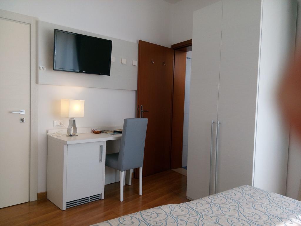 Hotel Telenia Lido di Jesolo Bagian luar foto