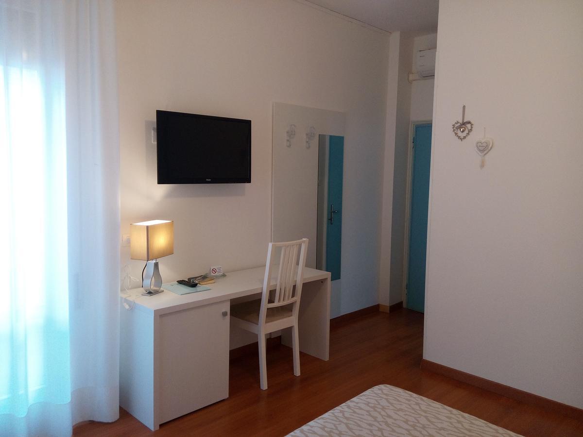 Hotel Telenia Lido di Jesolo Bagian luar foto